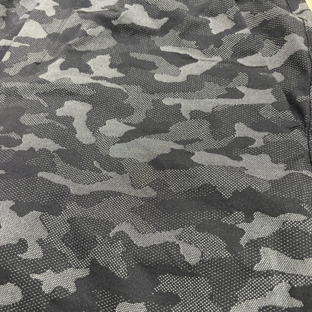 lululemon athletica Men's Black Gray Camo Athletic Shorts size large - Picture 12 of 12